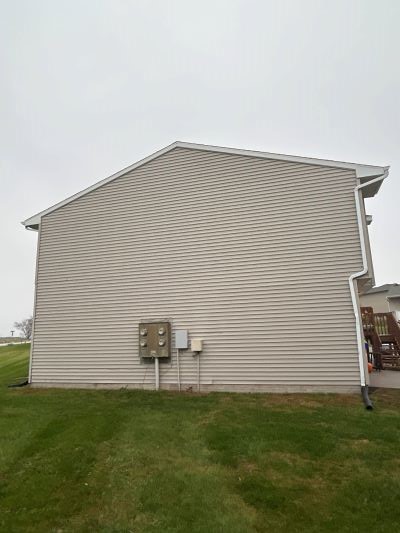 Side view on corner lot